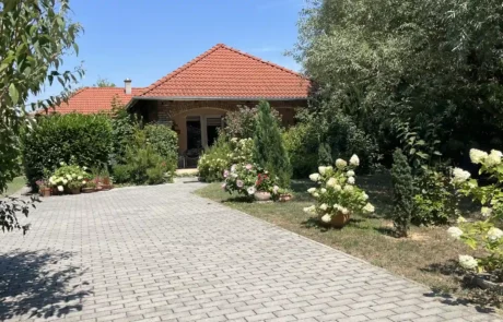 toldi68-kert Keszthely Toldi68 Aprtmanház kert részlet.